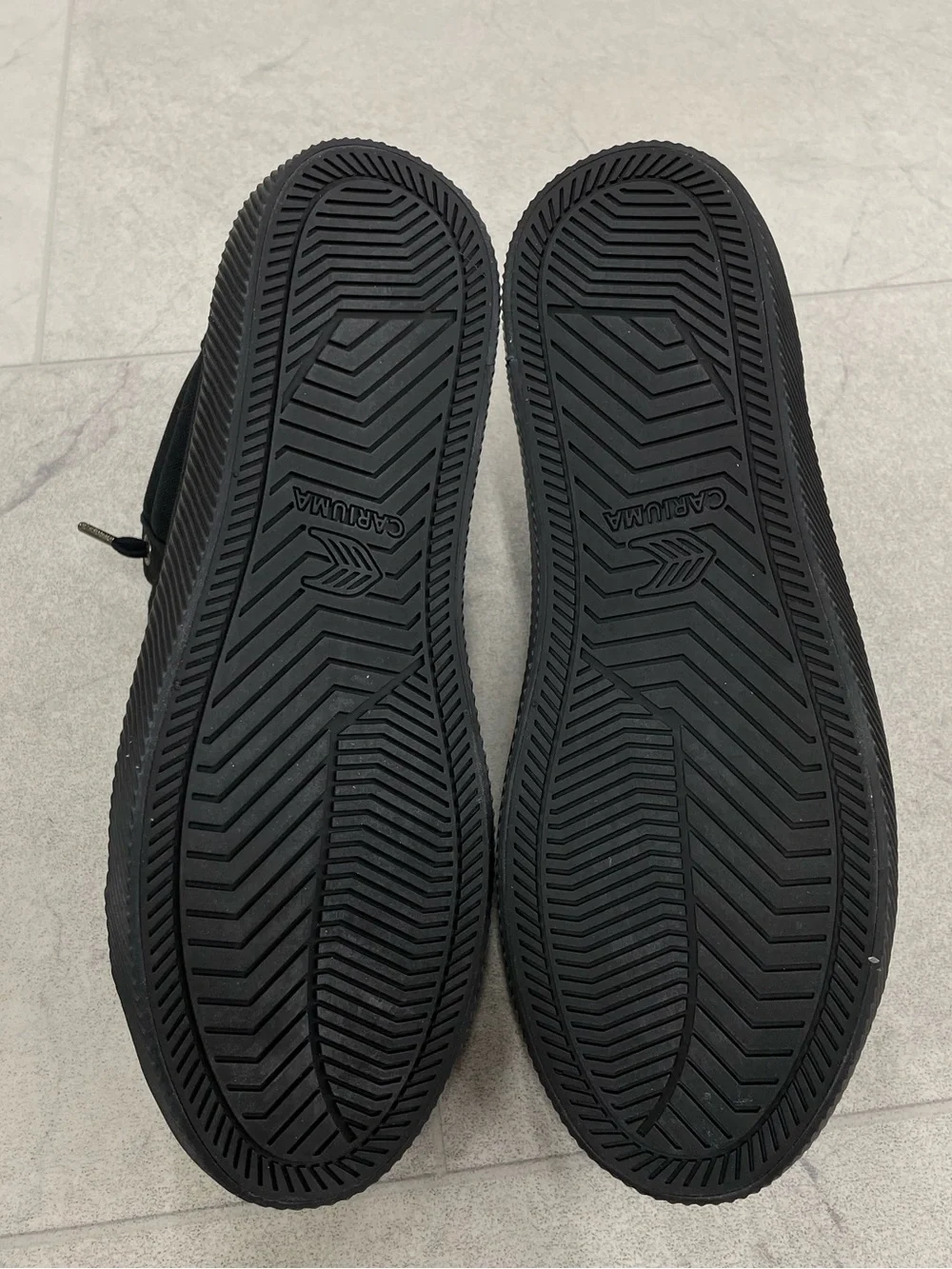(CA-28) Cariuma OCA High Canvas Sneaker